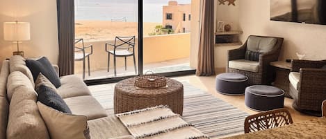 Smart TV, DVD player, table tennis, books