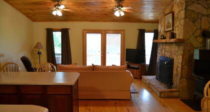 Little Tennessee River Cabin - in the Smoky Mountains