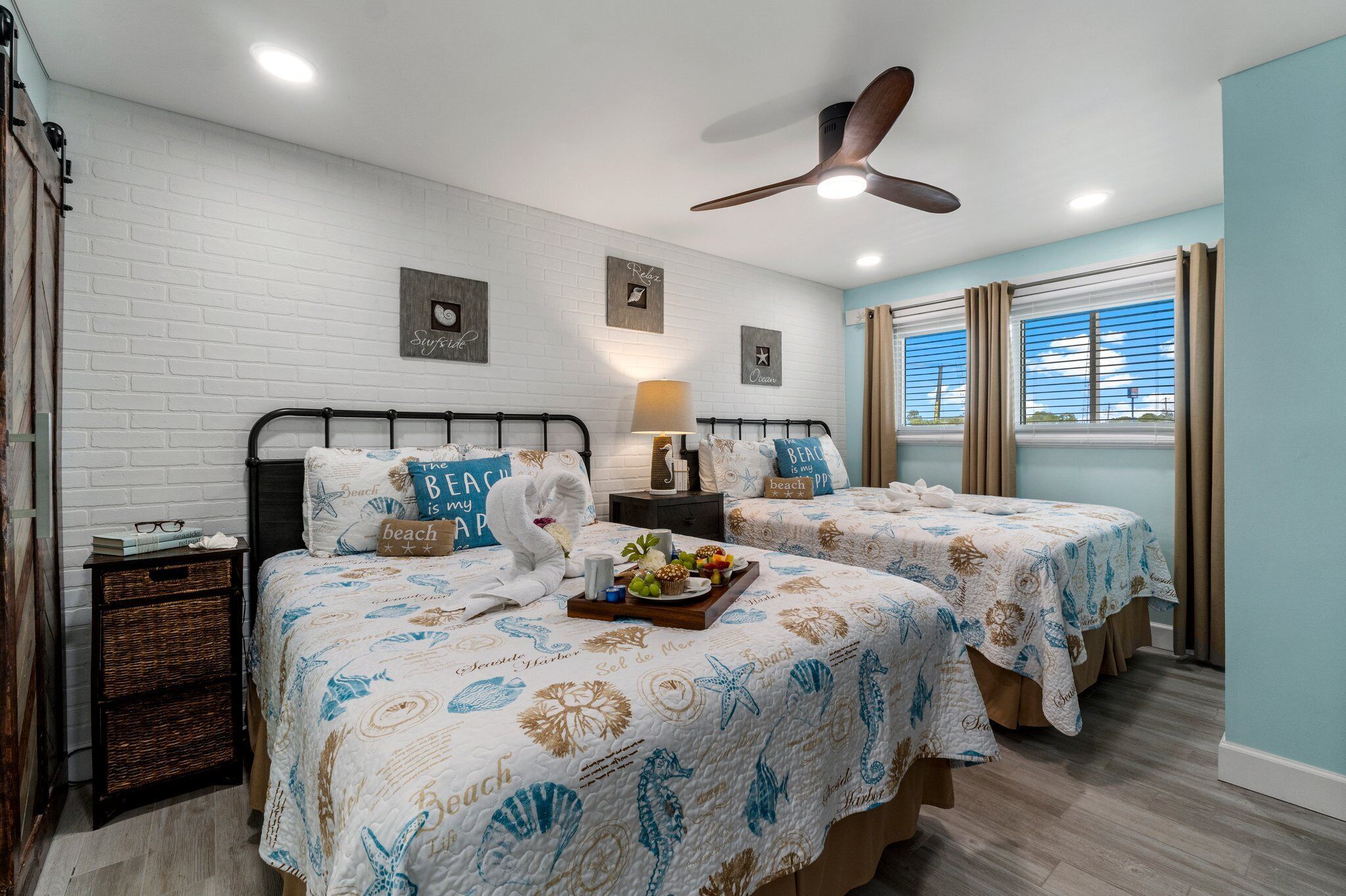 Cute & Spotless 2nd floor Gulf front condo w/Free Beach Service in season