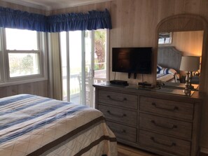 2 bedrooms, iron/ironing board, free WiFi