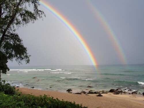 Oceanfront 2 Bedroom at Chun's Reef