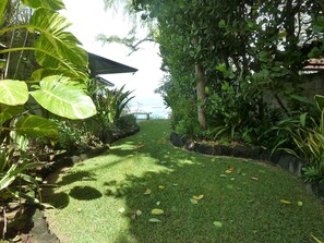 Property grounds - Oceanfront 2 Bedroom at Chun's Reef (Haleiwa)