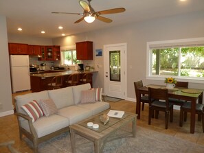 Interior - Oceanfront 2 Bedroom at Chun's Reef (Haleiwa)