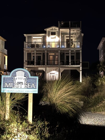 Summer 2027 Booking Fast! Oceanfront, Large Pool & Decks Elevator, GREAT REVIEWS