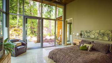 1 Schlafzimmer, Schreibtisch, Bügeleisen/Bügelbrett, Reisekinderbett