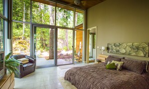 1 Schlafzimmer, Schreibtisch, Bügeleisen/Bügelbrett, Reisekinderbett