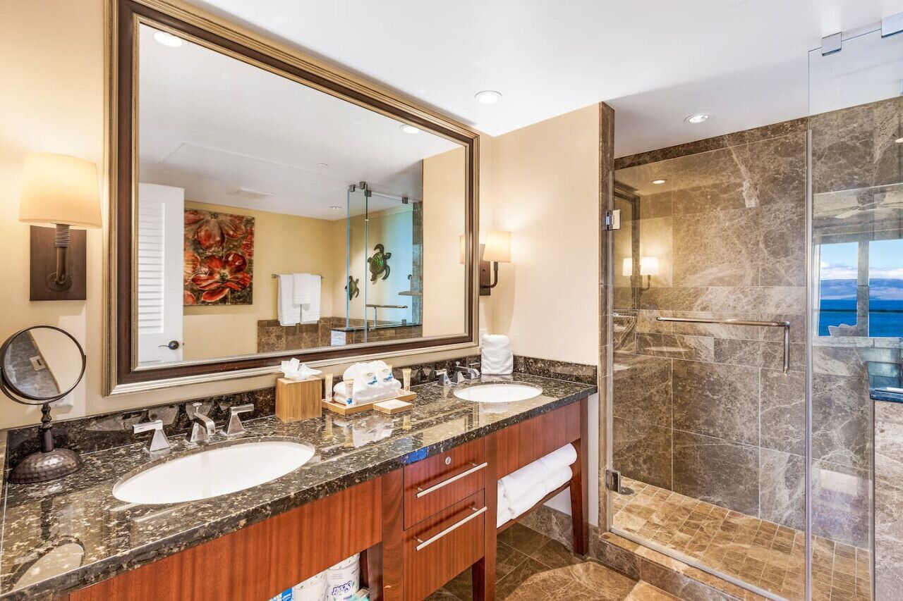 Bathtub, hair dryer, towels