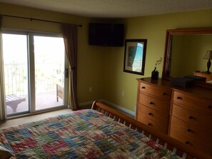 3 bedrooms, iron/ironing board, travel crib, free WiFi