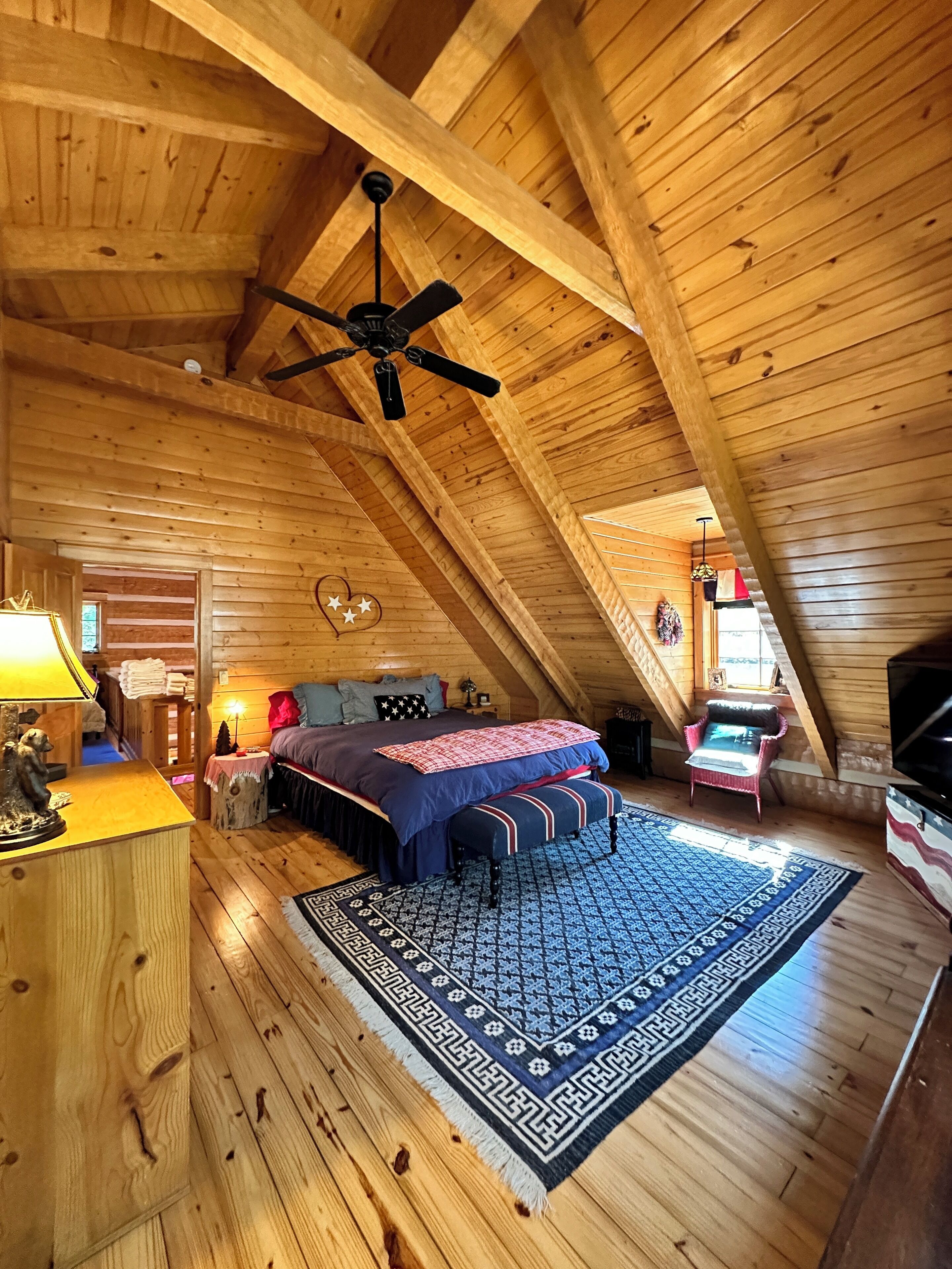 3 soverom, strykejern/-brett, reiseseng for barn og wi-fi (inkludert)