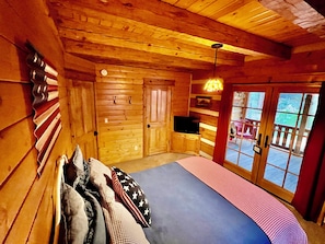 3 bedrooms, iron/ironing board, travel cot, free WiFi