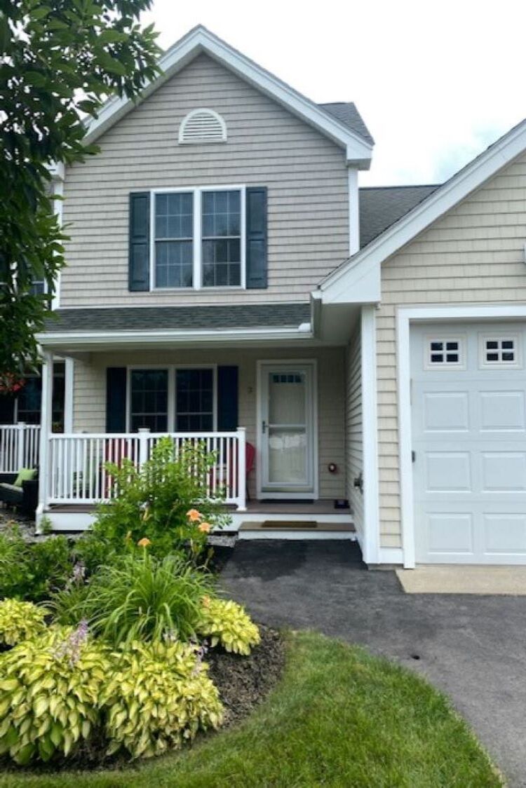 N. Conway townhome.  week or weekend getaway!  Close to N. Conway Village