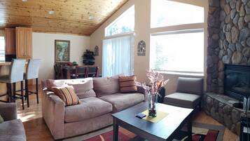 Smart TV, fireplace, DVD player, ping pong