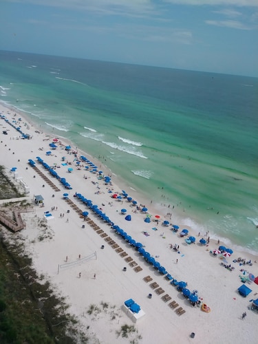 MAJESTIC BEACH RESORT - 10% Off 7 Nights or More in Nov & Dec 2025