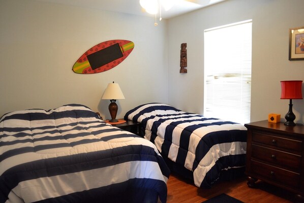 3 bedrooms, internet, bed sheets