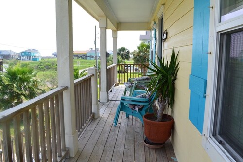 Casa Carmen - Beachside- 3 bedroom 2 bath home sleeps 9.