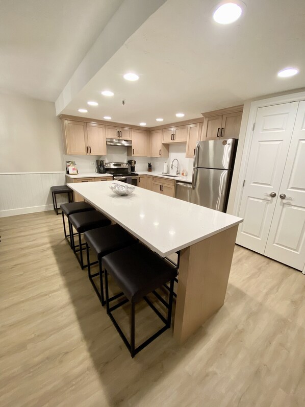 Fridge, microwave, oven, stovetop - Heart Of Old Town Renovated 3-Bdrm Walk To Everything Main St Town Lift HOT TUB! (Park City)