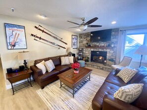 Smart TV, fireplace, video games, DVD player - Heart Of Old Town Renovated 3-Bdrm Walk To Everything Main St Town Lift HOT TUB! (Park City)