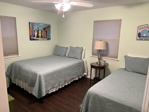 3 chambres, fer et planche à repasser, lit parapluie, Wi-Fi gratuit