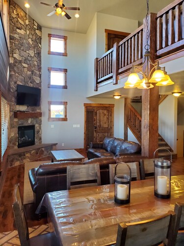 Beautiful Bear Lake Family Retreat