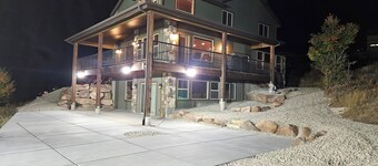 Beautiful Bear Lake Family Retreat