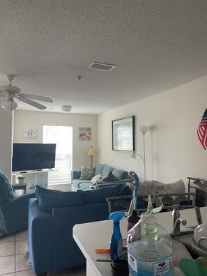 Smart TV, DVD player, stereo