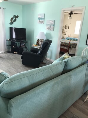 4 bedrooms, iron/ironing board, free WiFi