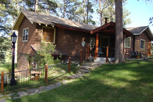 Stockade Lake Cabin, Main entrance, summer