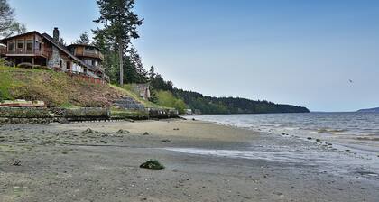 Log Castle: en la playa, sonido expansivo / vista a la montaña (nuevo en VRBO)