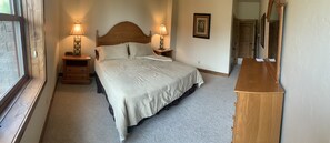 4 Schlafzimmer, Bügeleisen/Bügelbrett, WLAN, Bettwäsche