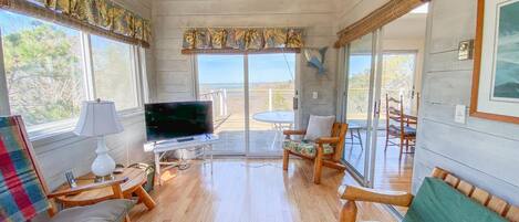 Smart TV, videojuegos, reproductor de DVD y libros