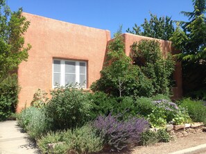 Exterior - Big Historic Home in Heart of Old Santa Fe, Quiet, Hot Tub,Private Walled Patio. (Santa Fe)