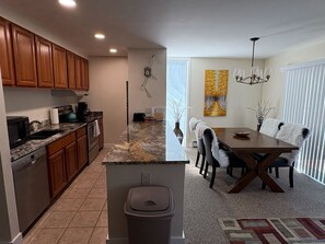 Fridge, microwave, oven, stovetop - "Vantage Point/Lionshead"
Steps to Lifts, Dine, Shops, Hot Tubs, Slope Views! (Vail)