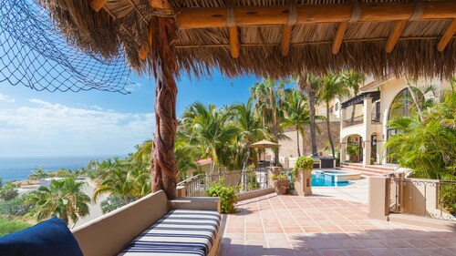 Casa de Helios - Panoramic Ocean Views overlooking Palmilla Beach