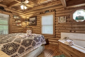 2 bedrooms, iron/ironing board, Internet, bed sheets