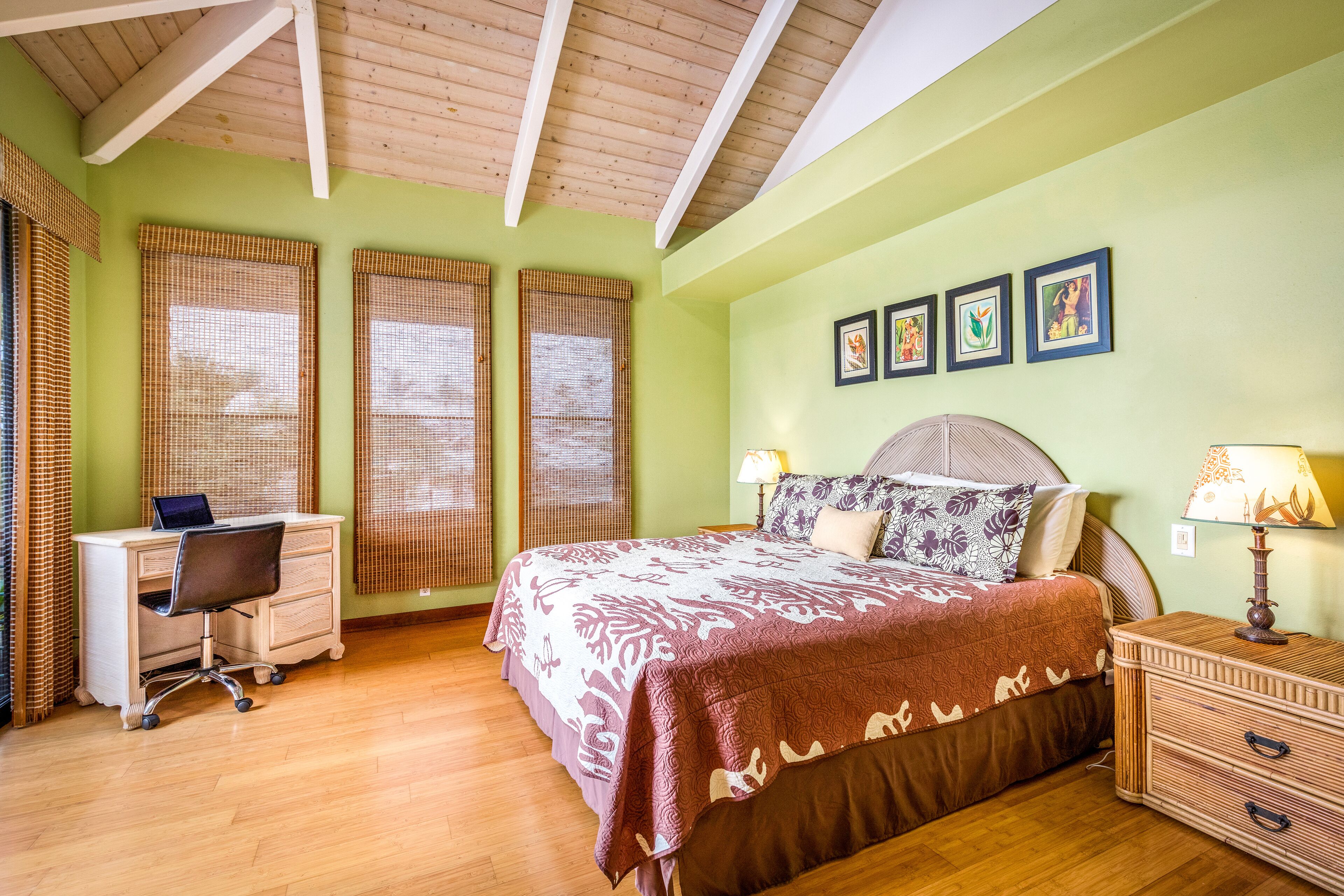 4 bedrooms, desk, iron/ironing board, WiFi