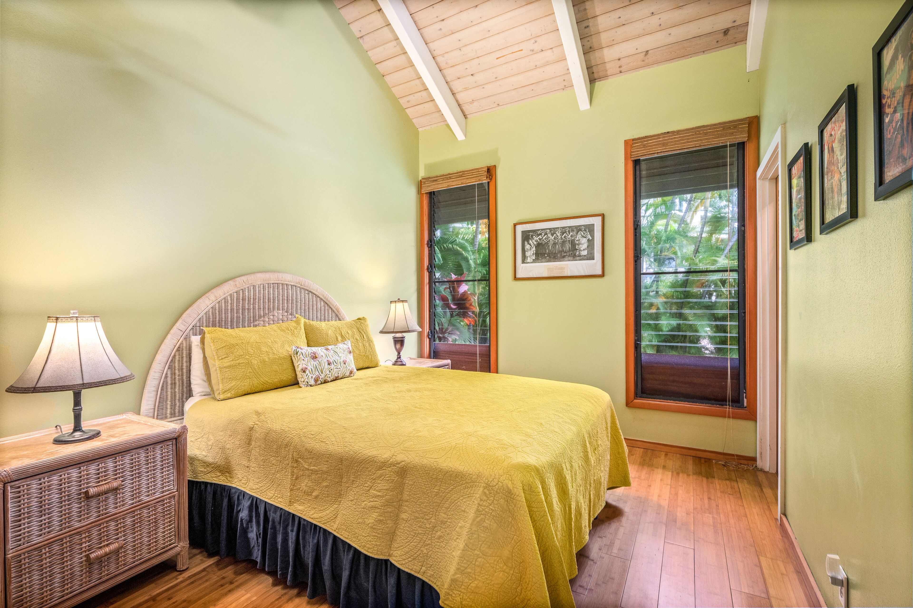 4 bedrooms, desk, iron/ironing board, WiFi