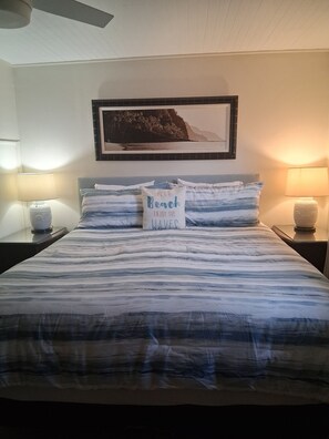 3 bedrooms, desk, iron/ironing board, travel crib