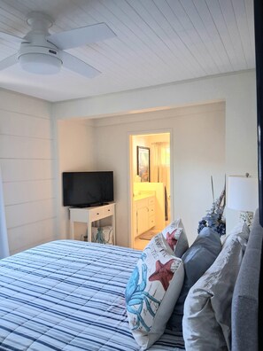 3 عدّة غرف نوم ومكتب ومكواة/لوح كي وسرير سفر