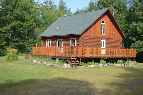 Beautiful Ponderosa Pine Log Cabin - Northwoods Retreat On 10 Acres