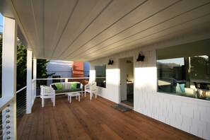 Terrace/patio - Stinson Beach Modern Cottage -Peaceful, Stylish, Walkable (Stinson Beach)