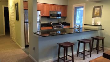 KylskÄp, mikrovÄgsugn, ugn och spishÀll