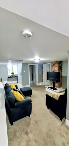 Unit1 Beautiful PRIVATE LARGE 3 bedroom/2 bath townhome. Close to ALL HISTORIC