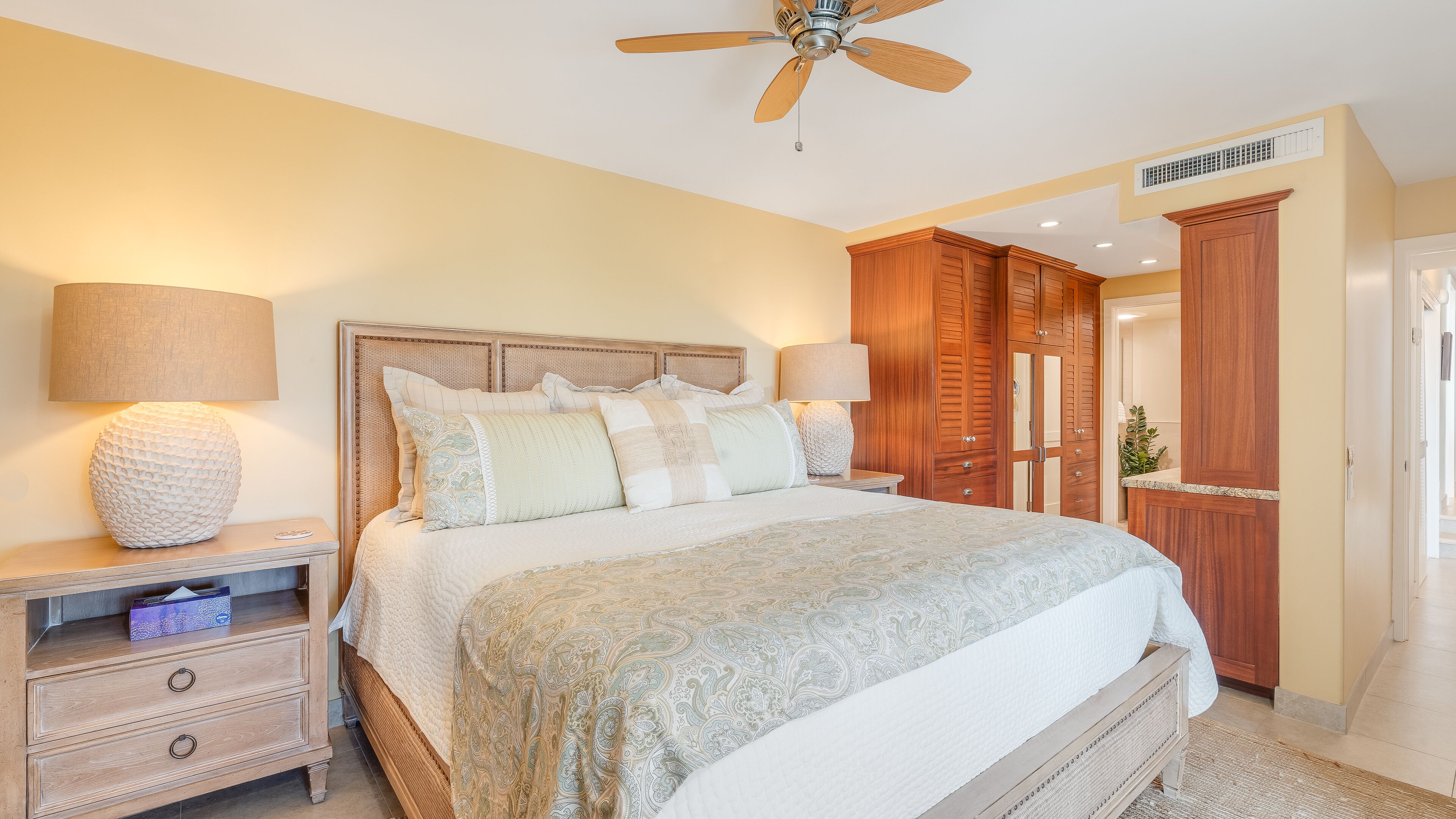 2 bedrooms, in-room safe, iron/ironing board, free WiFi