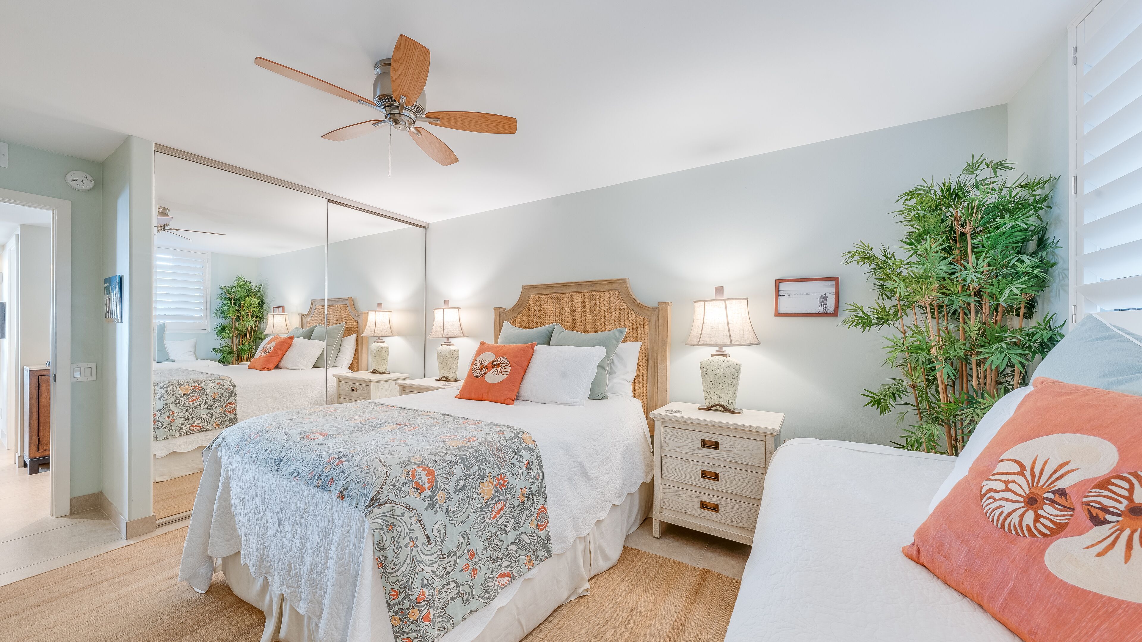 2 bedrooms, in-room safe, iron/ironing board, free WiFi