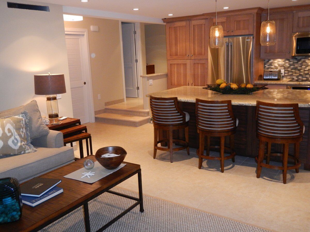 Smart TV, DVD player, stereo