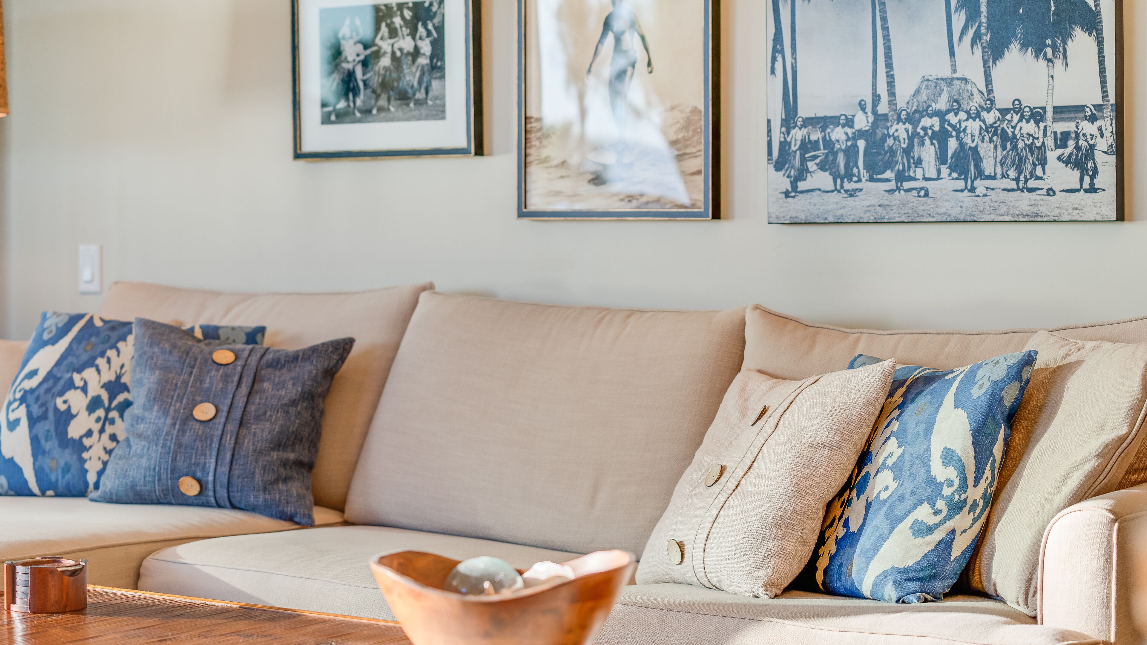 Smart TV, DVD player, stereo