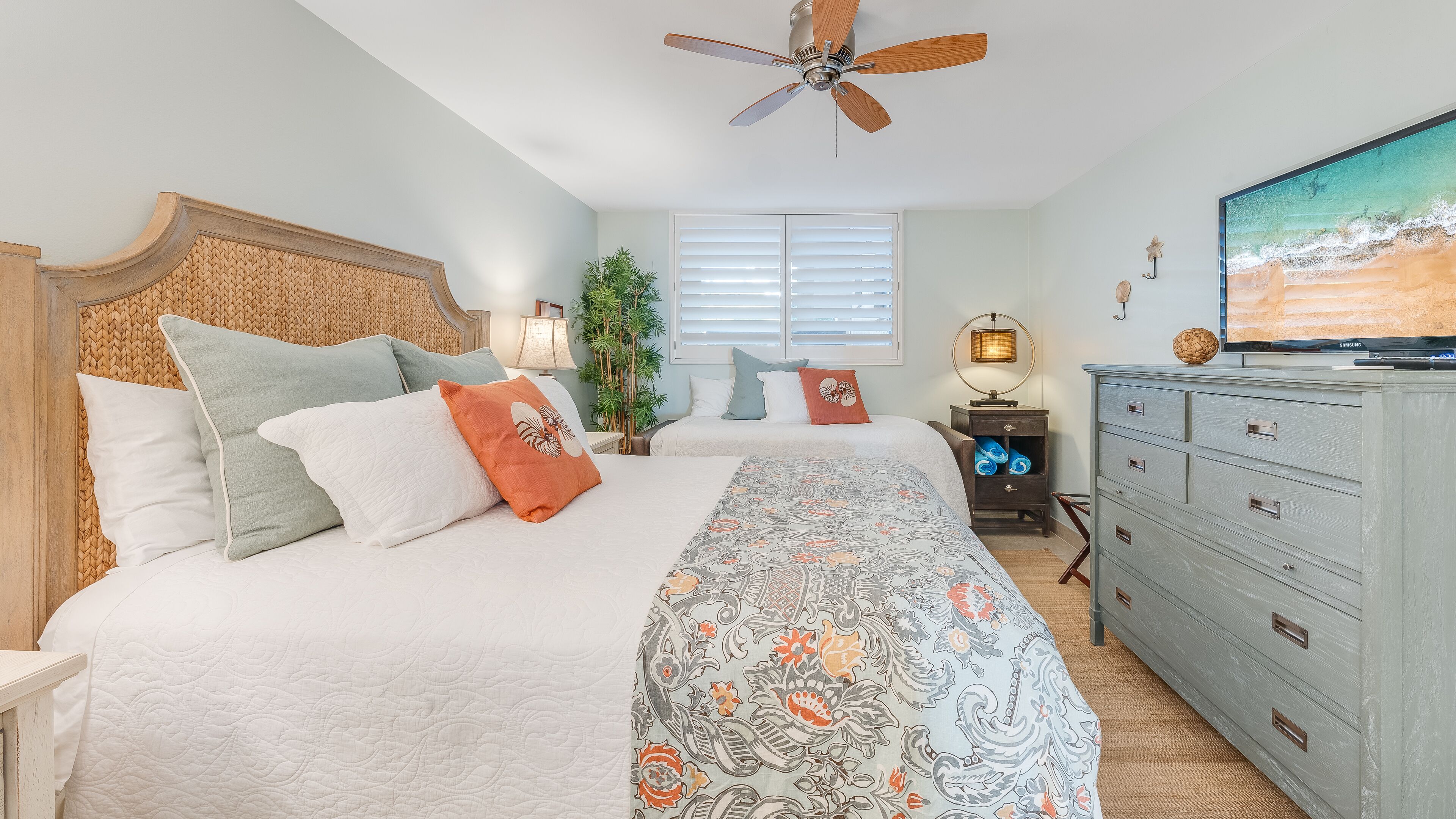 2 bedrooms, in-room safe, iron/ironing board, free WiFi