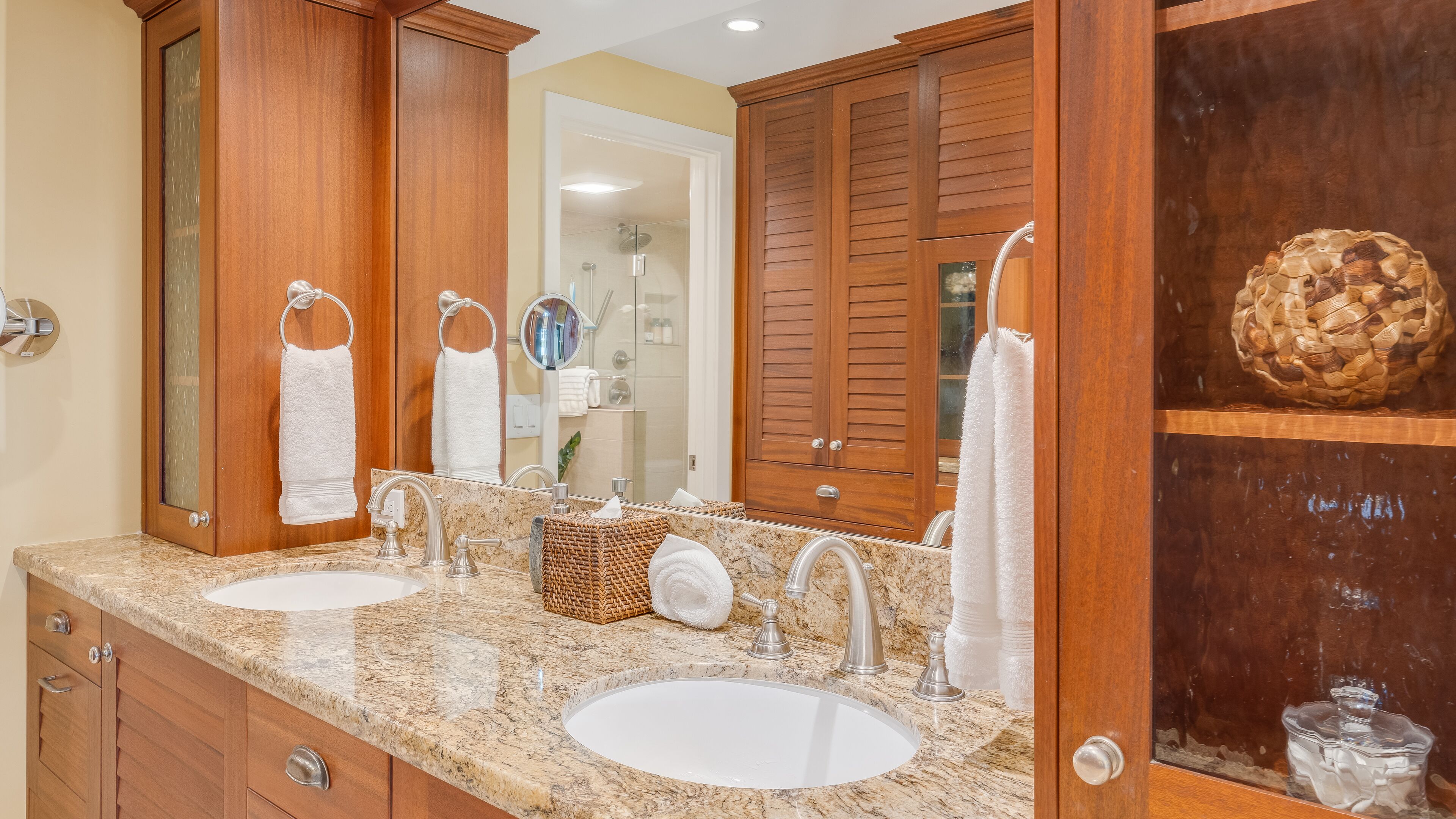 Combined shower/tub, hair dryer, towels, soap