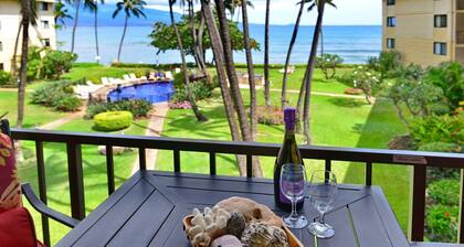 REMODELED Maui Oceanfront Condo w / allas, hiekkaranta ja lempeiden aaltojen äänet