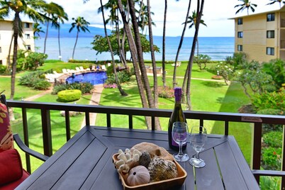REMODELED Maui Oceanfront Condo w/Pool, Sandy Beach & the sounds of gentle Waves